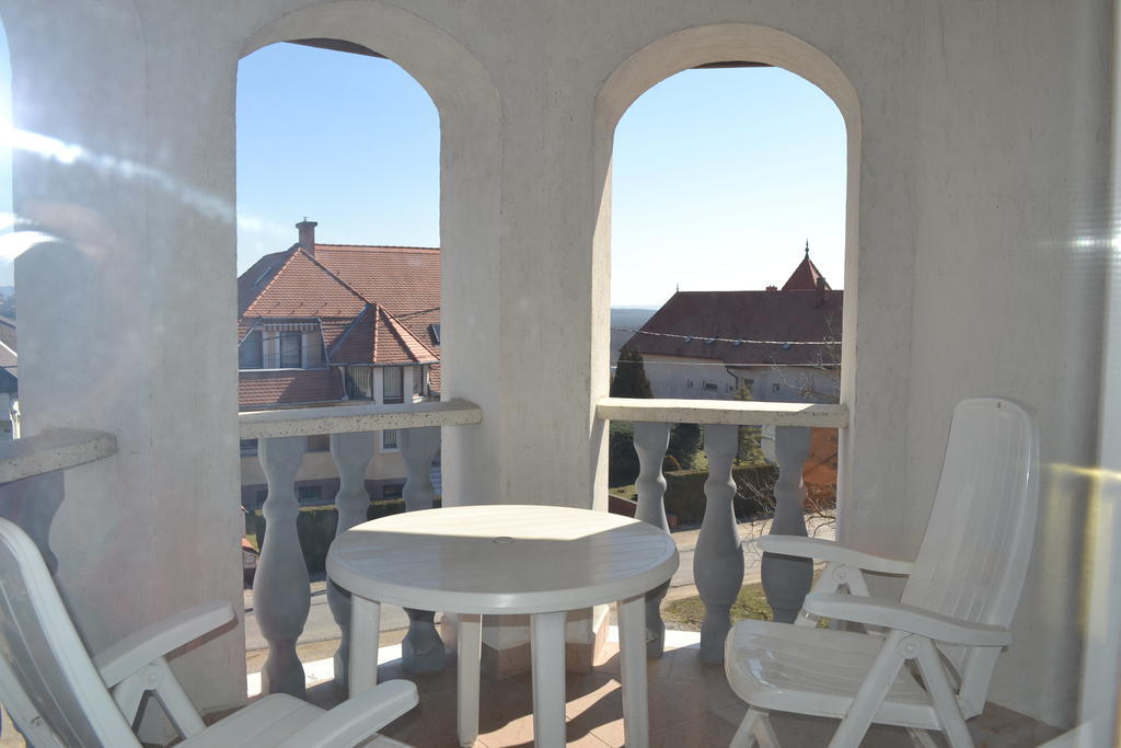 Villa Nova Heviz Quarto foto